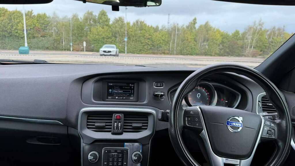 Volvo V40 1.6 D2 R-design Euro 5 Ss White #15
