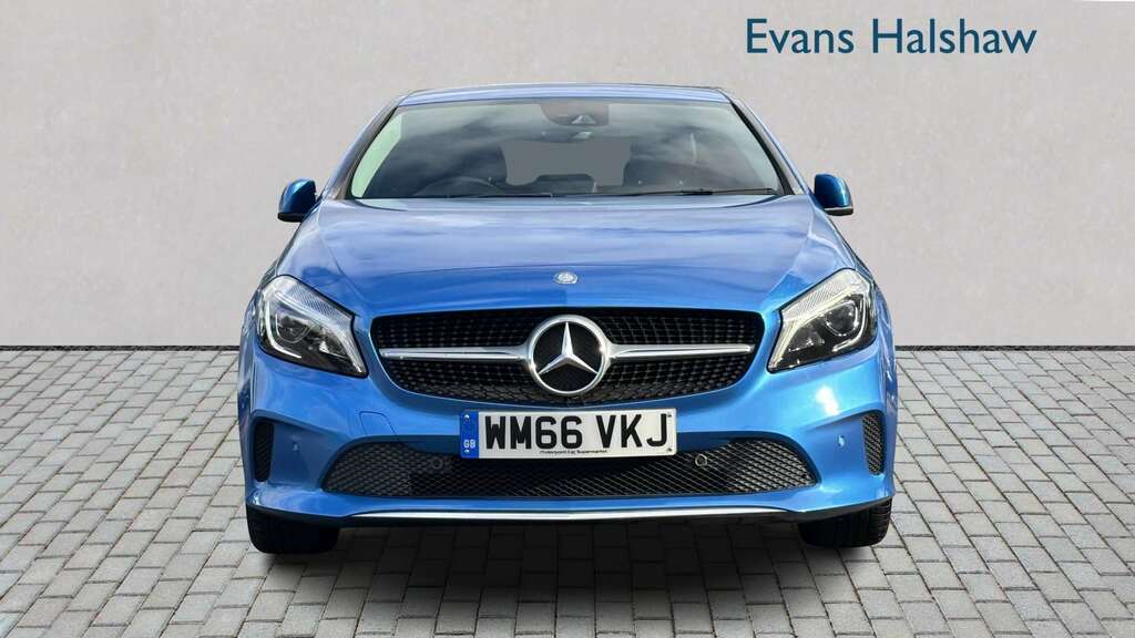 Mercedes-Benz A Class A250 4Matic Amg Premium Silver #4