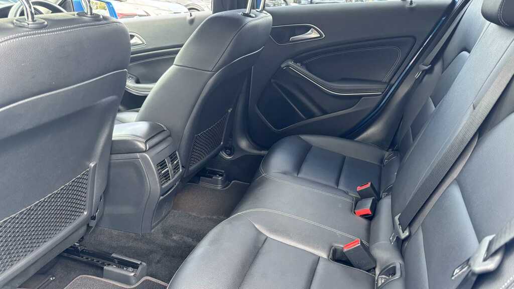 Mercedes-Benz A Class A250 4Matic Amg Premium Silver #10