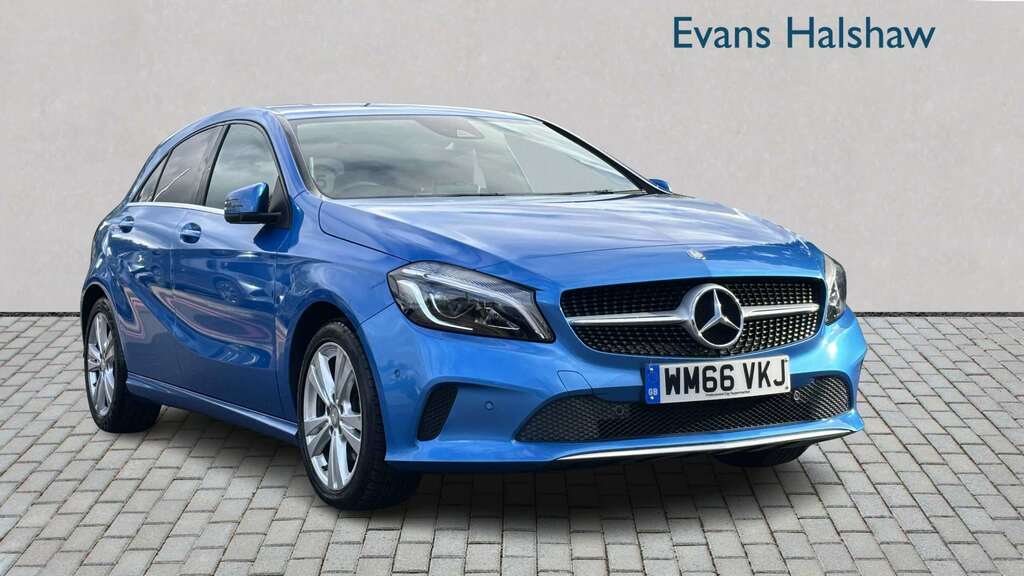 Mercedes-Benz A Class A250 4Matic Amg Premium Silver #1