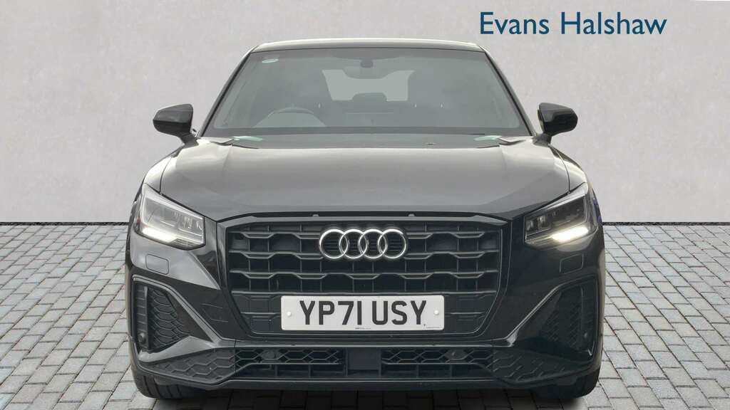 Audi Q2 30 Tfsi Black Edition 2021 Black #4