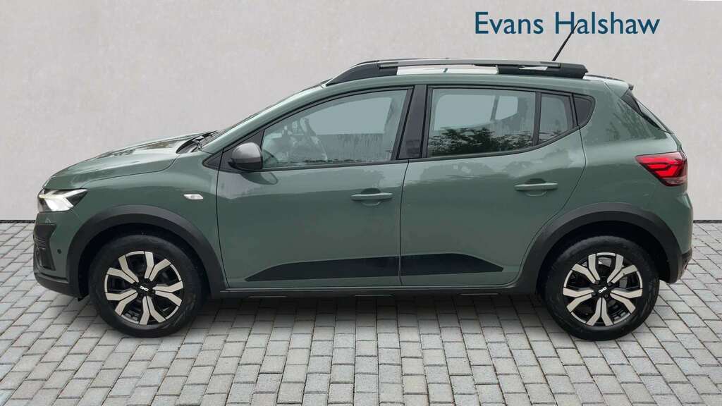 Dacia Sandero Stepway 1.0 Tce Journey 2023 Green #3