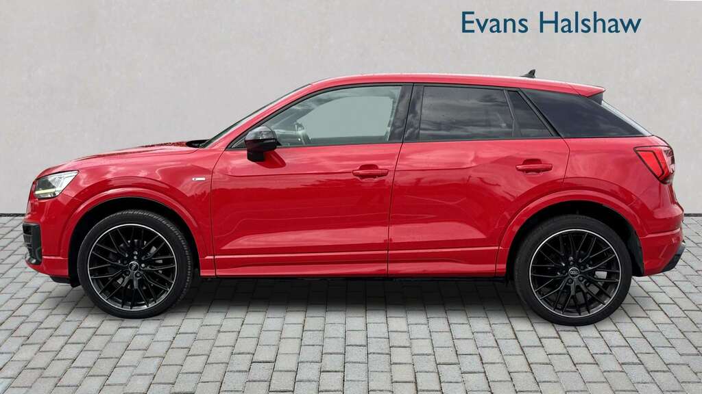 Audi Q2 35 Tfsi Black Edition S Tronic 2020 Red #4