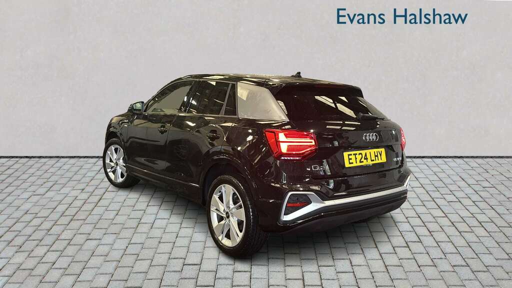 Audi Q2 35 Tfsi S Line S Tronic 2024 Black #2