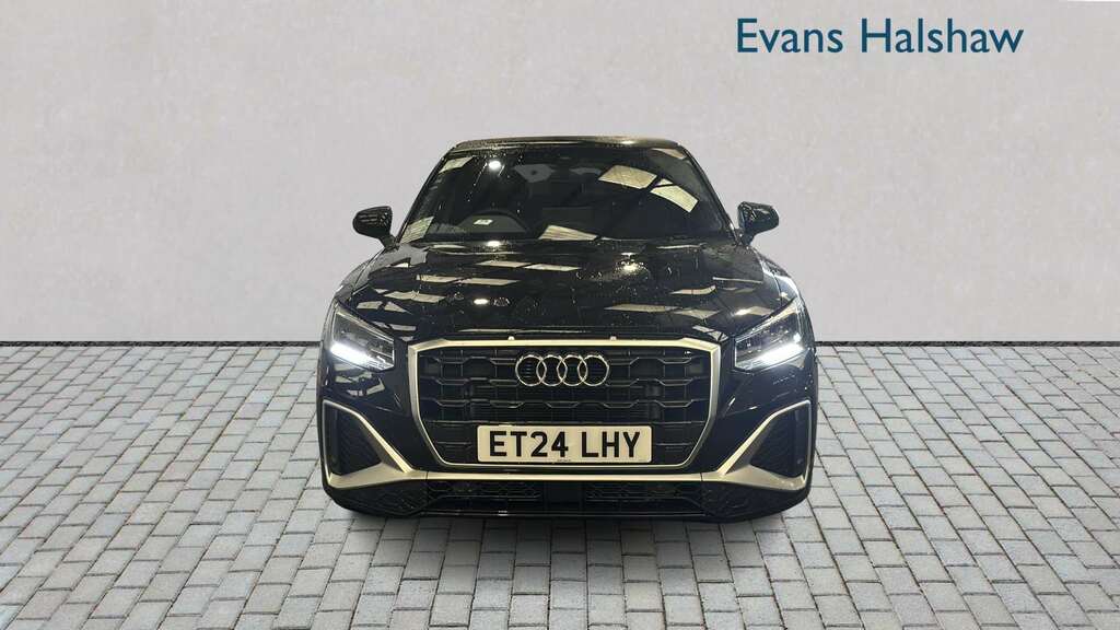 Audi Q2 35 Tfsi S Line S Tronic 2024 Black #4