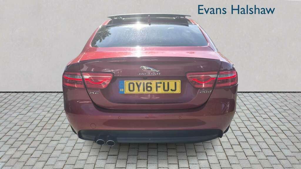 Jaguar XE 2.0D 180 R-sport 2016 Red #4