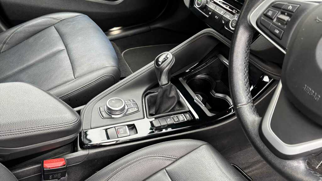 BMW X1 Xdrive 25E M Sport White #35