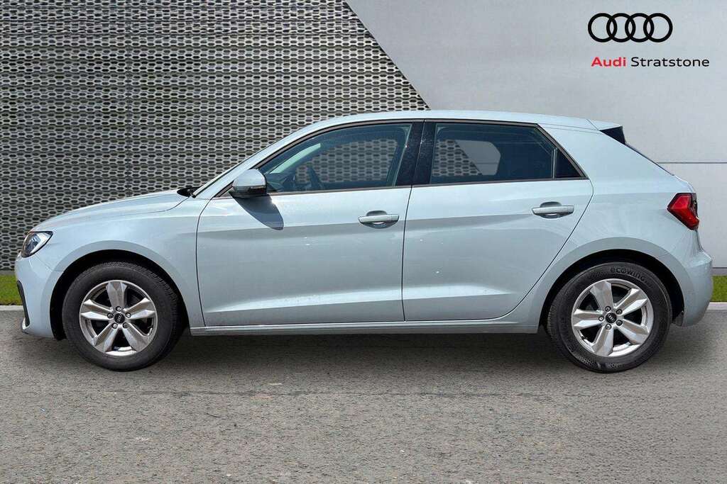Audi A1 25 Tfsi Sport S Tronic Black #8