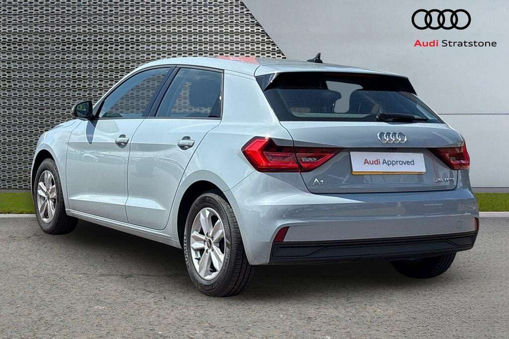 Audi A1 25 Tfsi Sport S Tronic Black #3