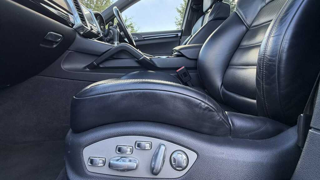 Porsche Cayenne Suv 3.0 Td V6 Platinum Edition Tiptronics 4Wd Euro Black #15