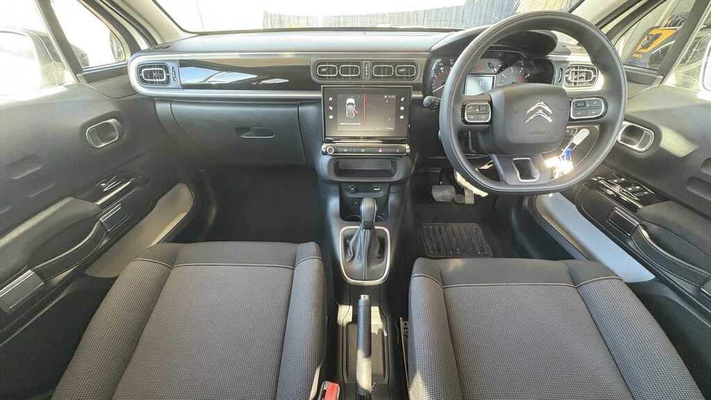 Citroen C3 1.2 Puretech 110 Plus Eat6 2024 White #5