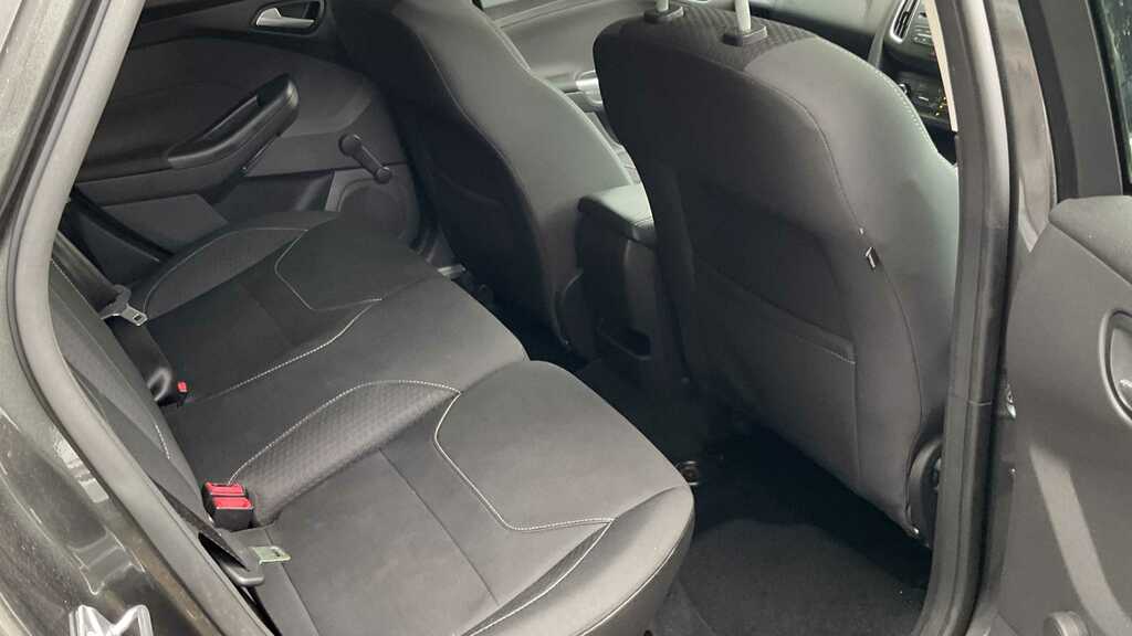 Ford Focus Hatchback 1.5 Tdci St-line Euro 6 Ss 2017 Silver #6