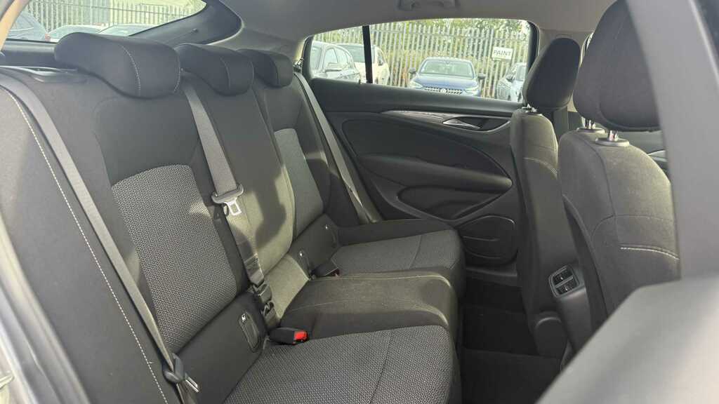 Vauxhall Insignia Sri Turbo White #10