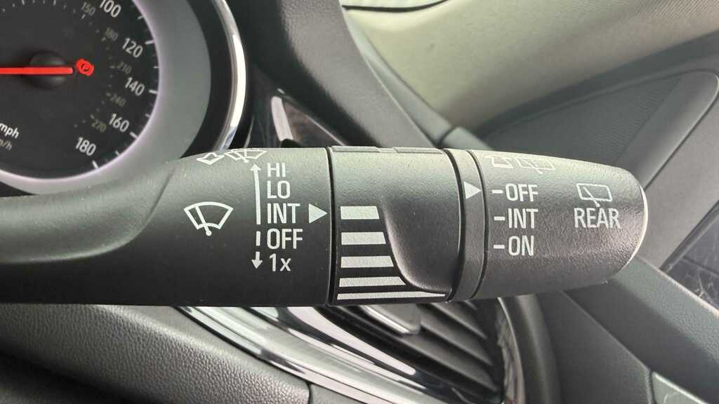 Vauxhall Insignia Sri Turbo White #17