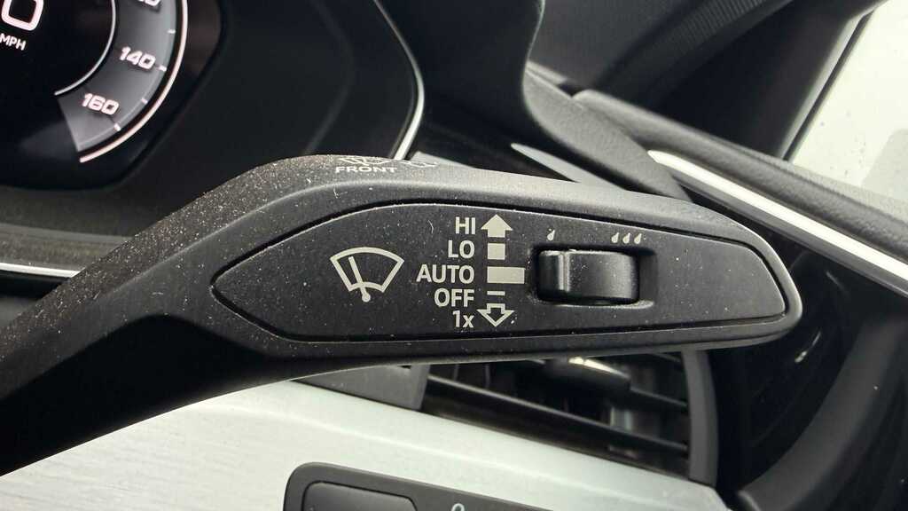 Audi A4 Audi Saloon 35 Tdi Black Edition S Tron White #17