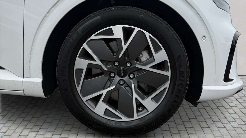Genesis GV60 168Kw Pure 84Kwh 2026 White #2