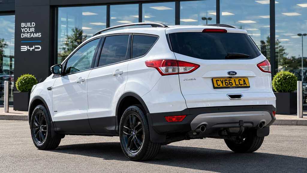 Ford Kuga 2.0 Tdci 180 Titanium Nav 2017 White #2