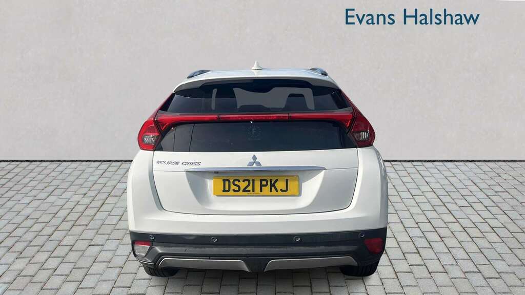 Mitsubishi Eclipse Cross 1.5 Dynamic Cvt 2021 White #4