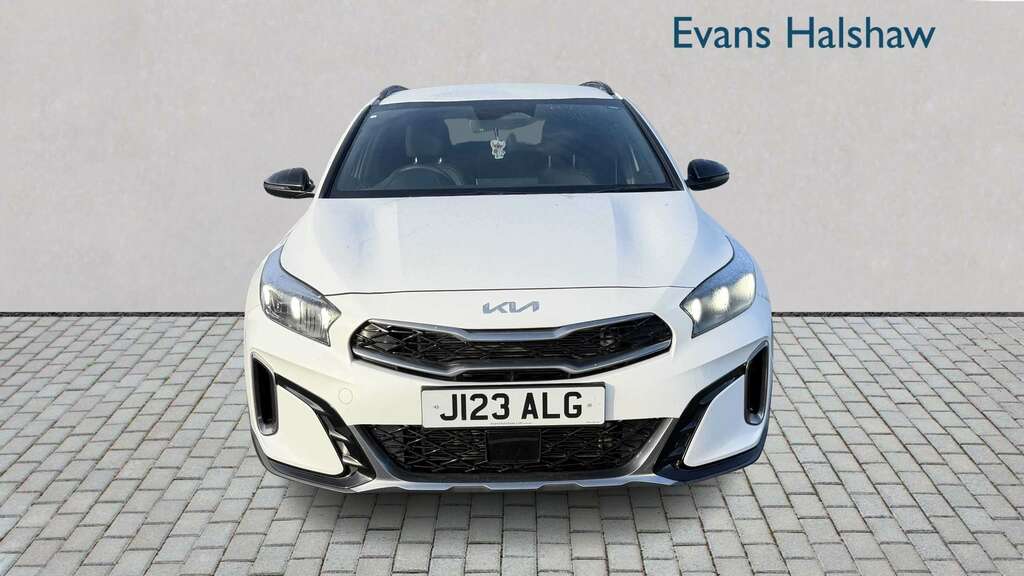 Kia Xceed 1.0T Gdi Isg 113 Gt-line Dct 2025 White #2