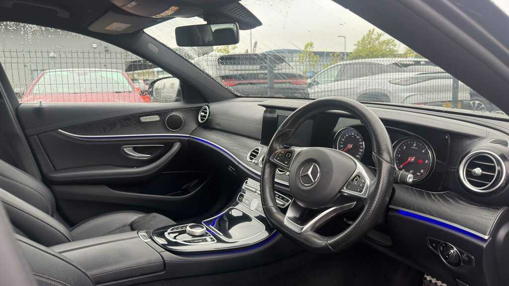 Mercedes-Benz E Class E220d 4Matic Amg Line 9G-tronic 2017  #3