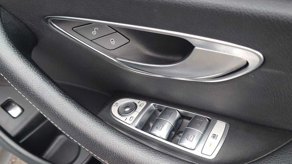 Mercedes-Benz E Class E220d Se 9G-tronic Estate Black #17