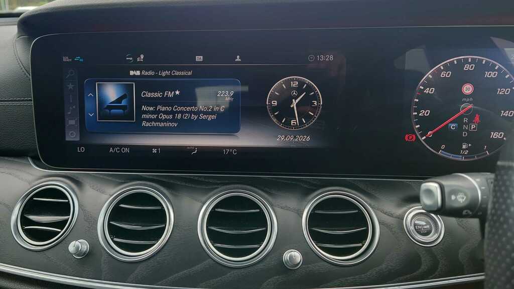 Mercedes-Benz E Class E220d Se 9G-tronic Estate Black #20