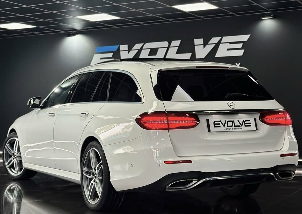 Mercedes-Benz E Class 2L Amg Line White #2