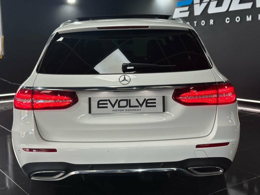 Mercedes-Benz E Class 2L Amg Line White #5