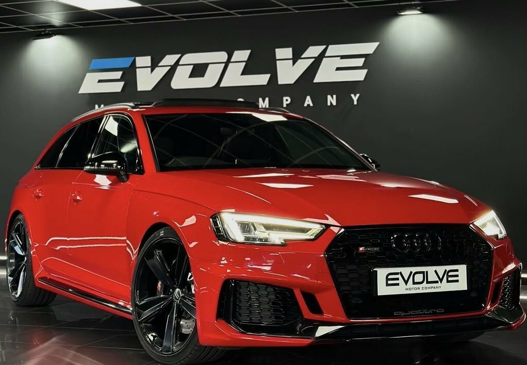 Audi RS4 Avant 2.9L Sport Edition Red