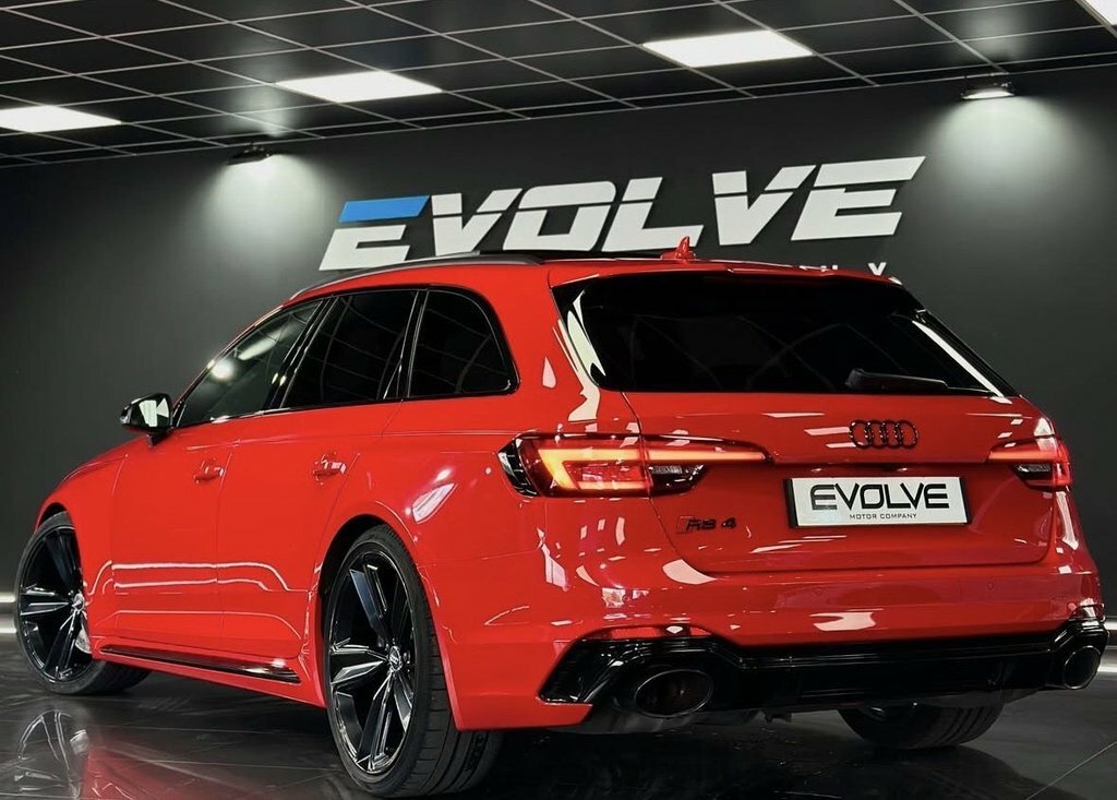 Audi RS4 Avant 2.9L Sport Edition Red #2