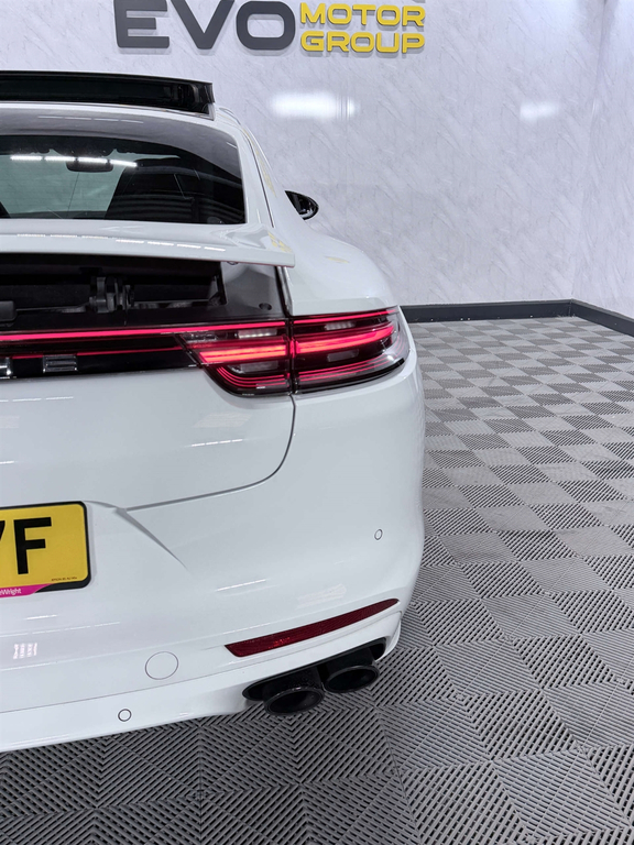 Porsche Panamera 4.0 V8 Turbo S E-hybrid Pdk White #32