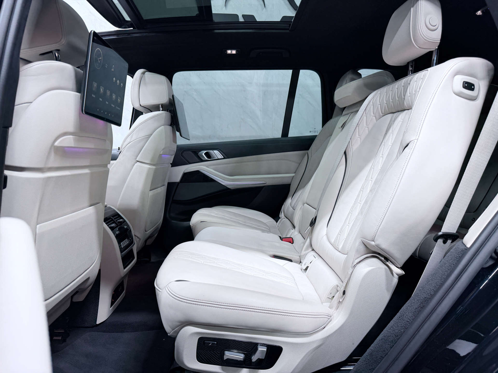 BMW X7 Xdrive40i M Sport Step Blue #25
