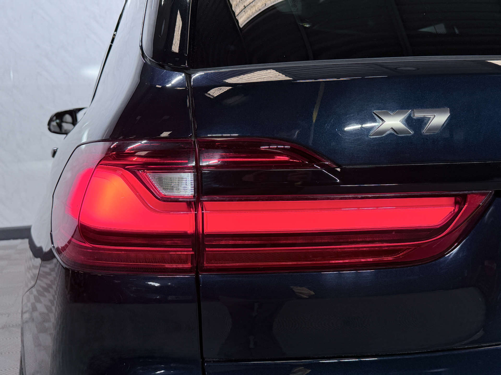 BMW X7 Xdrive40i M Sport Step Blue #35