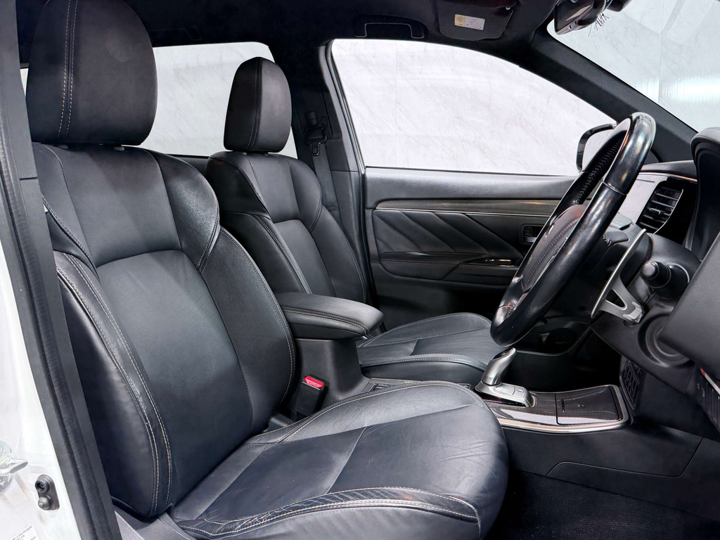Mitsubishi Outlander H Twinmotor Juro Black #31