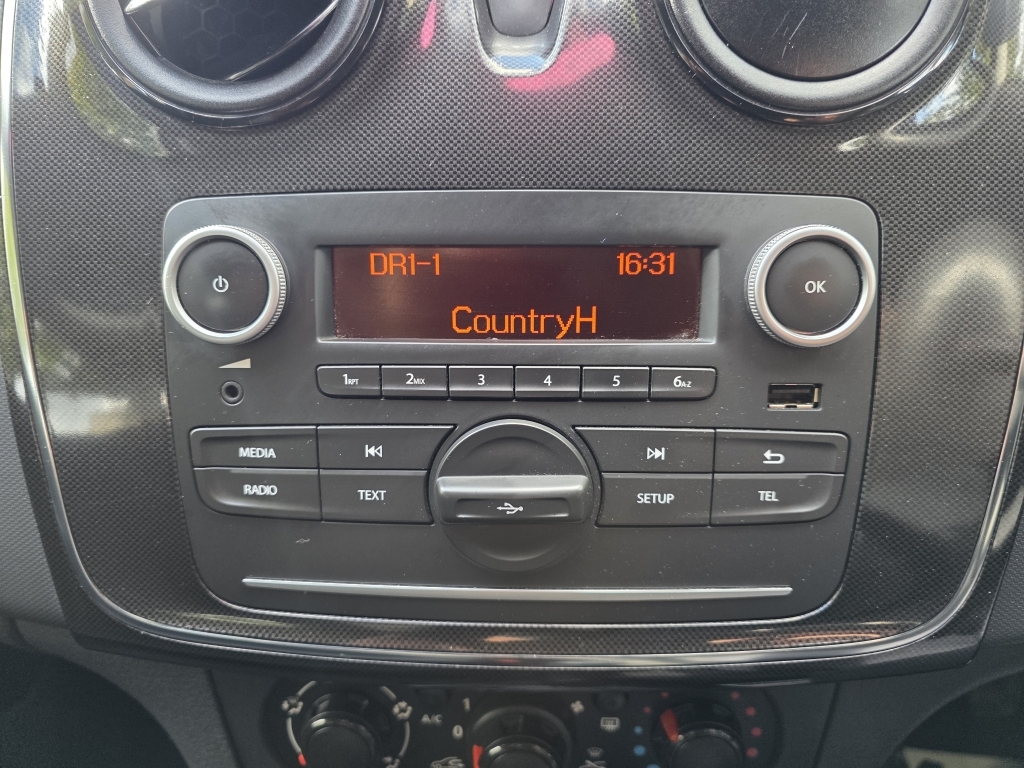 Dacia Sandero 1.0 Sce Ambiance White #23
