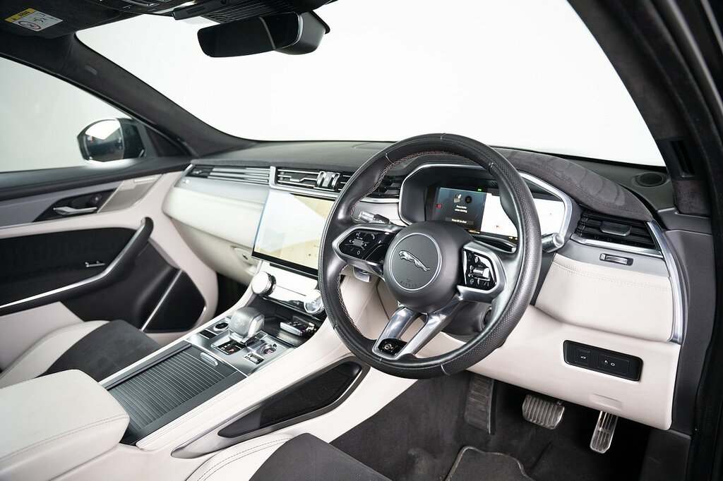 Jaguar F-Pace P550 V8 Svr Black #2