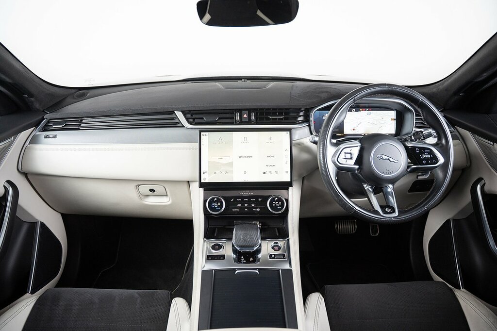 Jaguar F-Pace P550 V8 Svr Black #3
