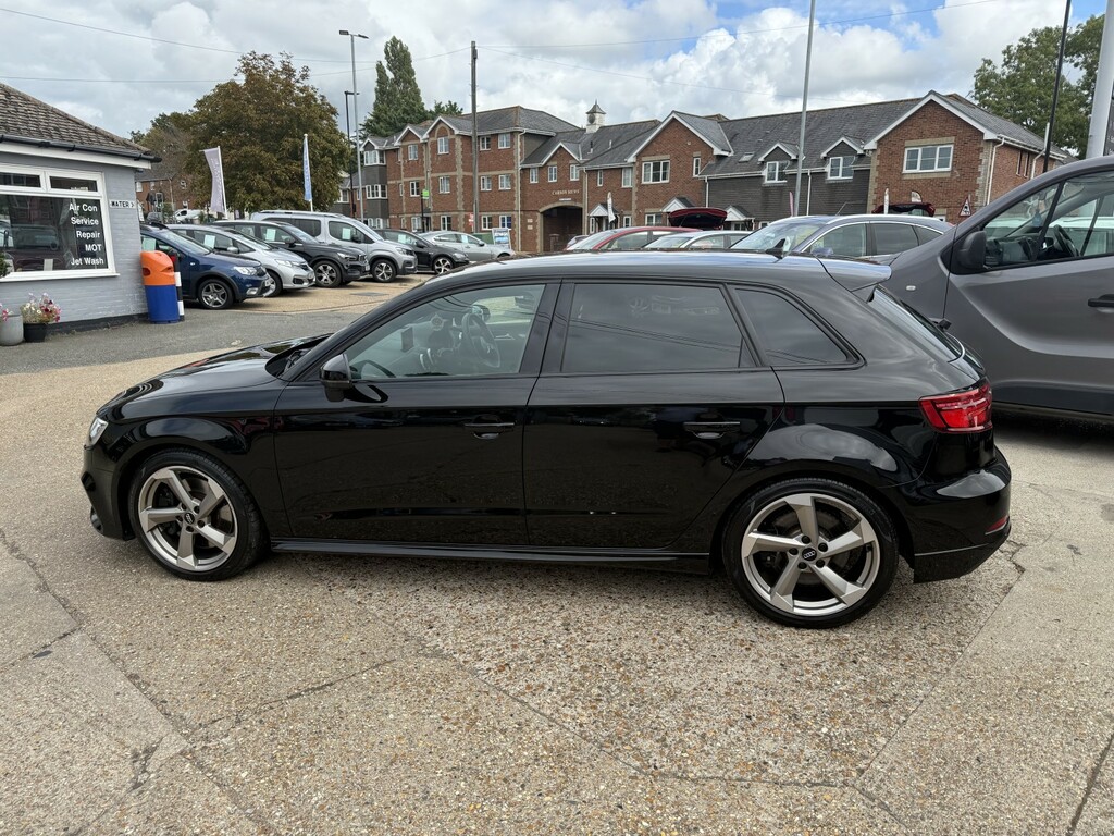 Audi S3 Hatchback 2.0 Tfsi Black Edition 2018 Black #4