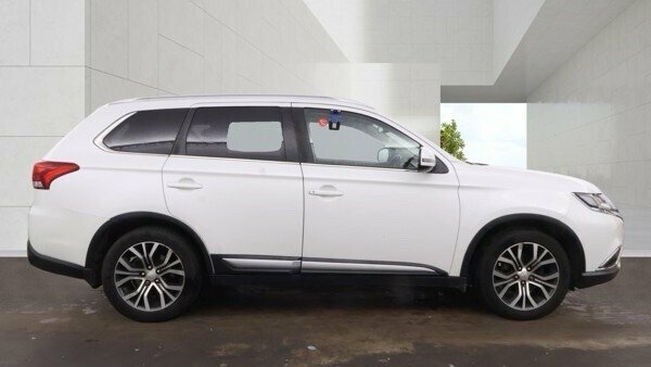 Mitsubishi Outlander 2.2L 4 White #2