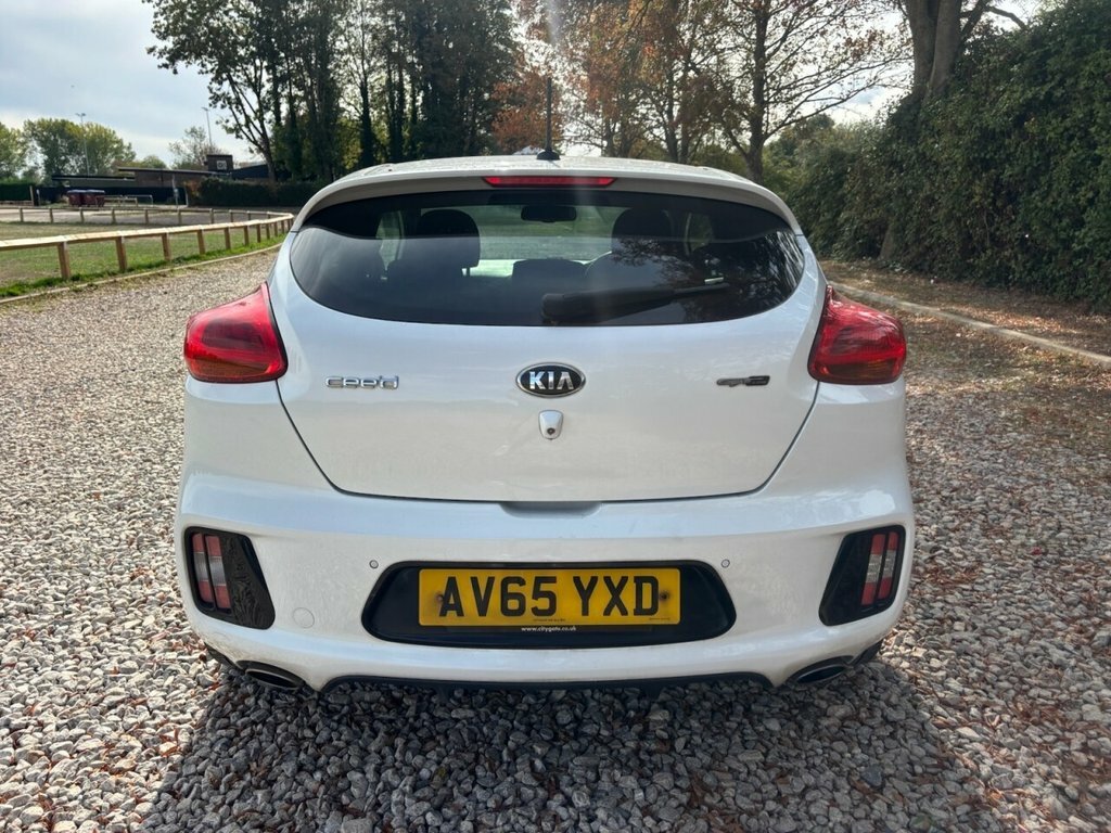 Kia Proceed Hatchback White #5