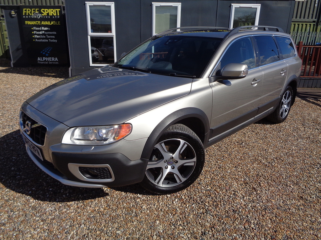 Volvo XC70 D5 Se Lux Gold #4