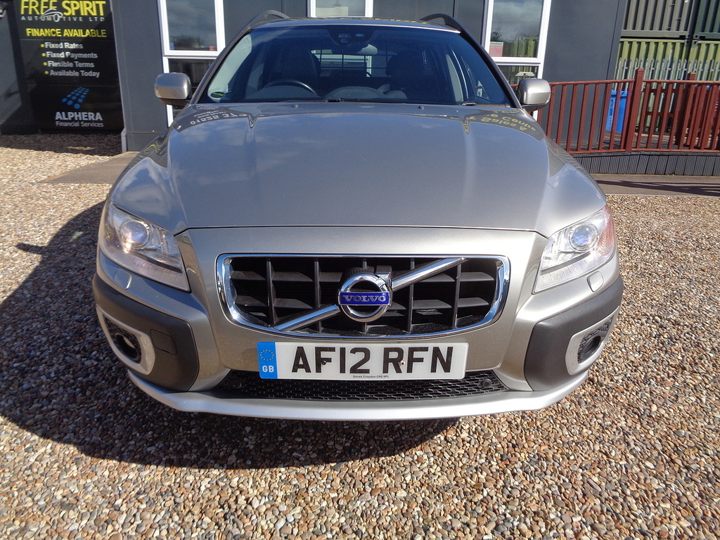 Volvo XC70 D5 Se Lux Gold #2