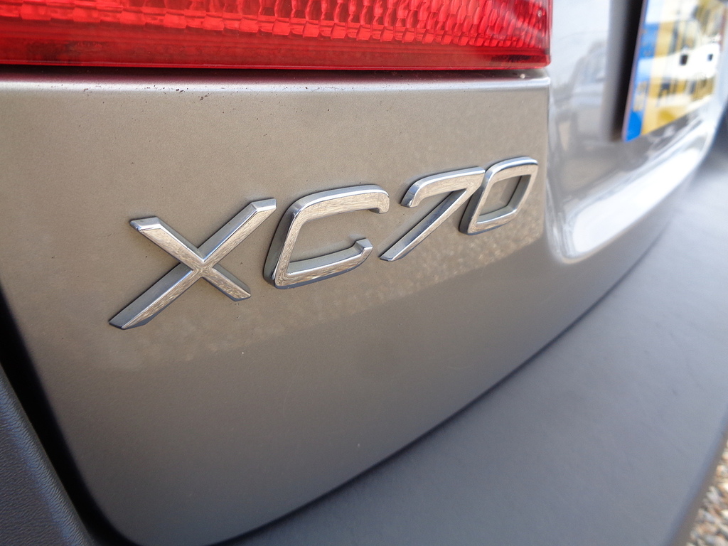 Volvo XC70 2.4 D5 Se Lux Awd 212 Bhp White #34