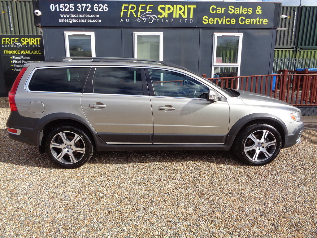 Volvo XC70 D5 Se Lux Gold #5