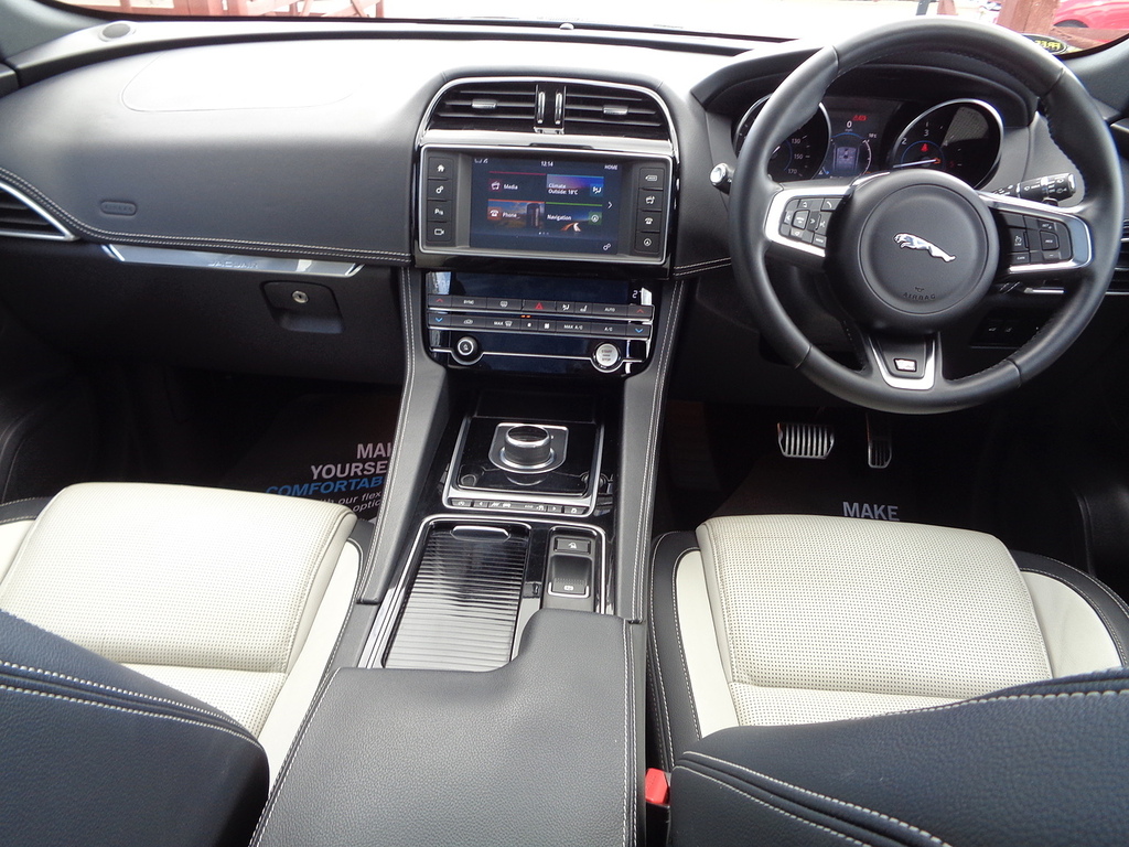 Jaguar F-Pace D180 R-sport Black #3