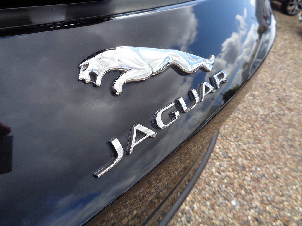 Jaguar F-Pace 2.0 D180 R-sport Awd Euro 6 Ss White #37