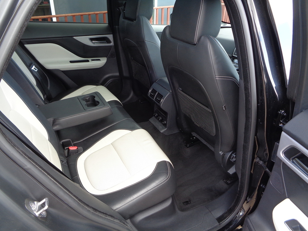 Jaguar F-Pace 2.0 D180 R-sport Awd Euro 6 Ss White #24