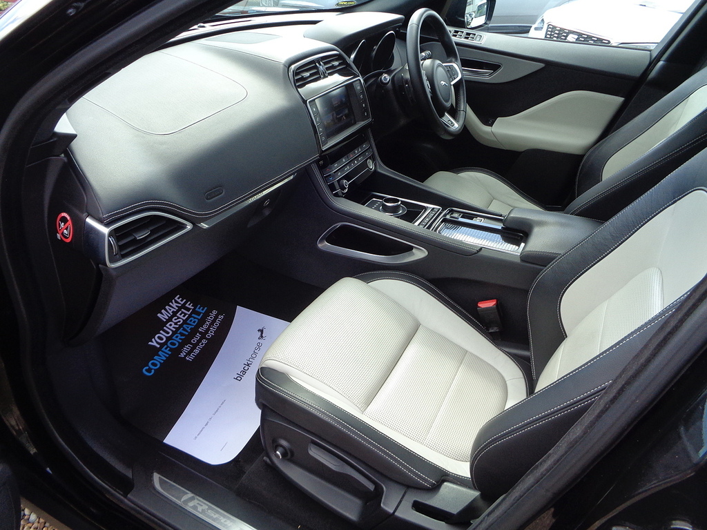 Jaguar F-Pace 2.0 D180 R-sport Awd Euro 6 Ss White #20