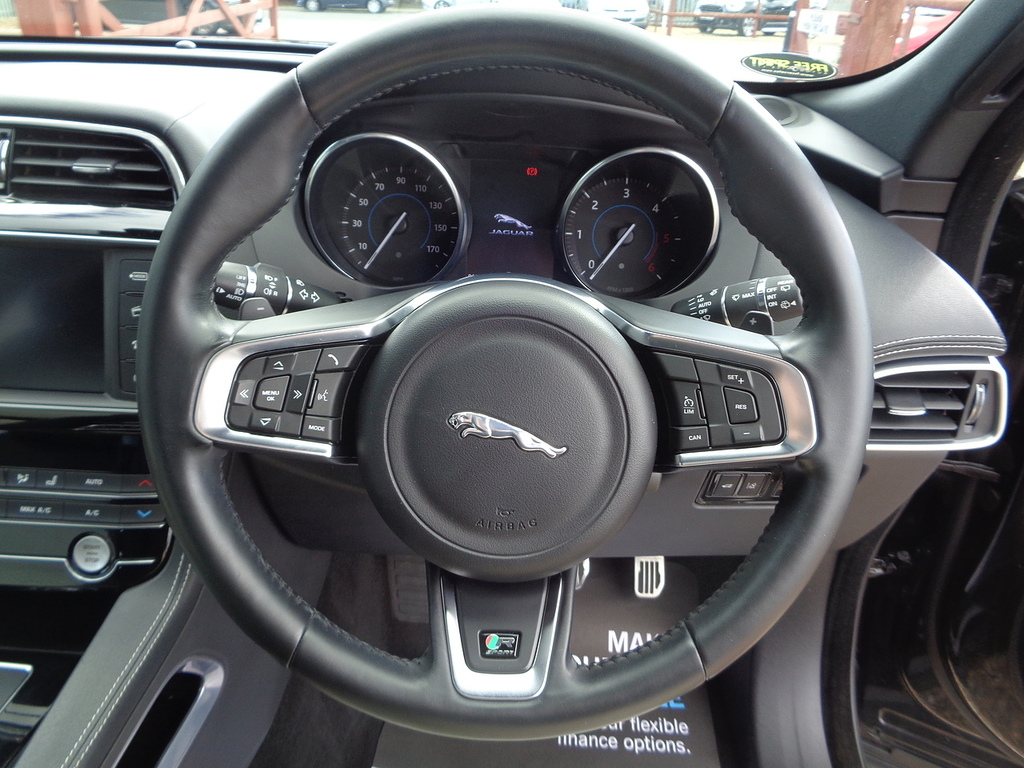 Jaguar F-Pace 2.0 D180 R-sport Awd Euro 6 Ss White #8