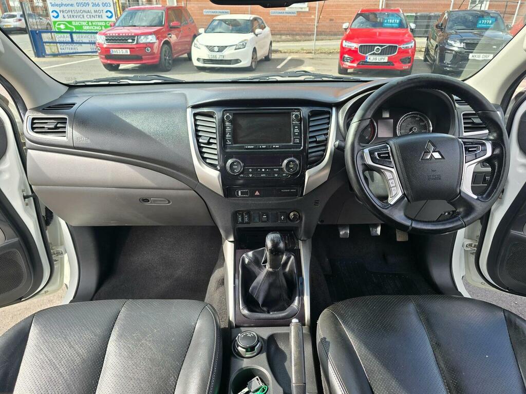 Mitsubishi L200 Pickup 2.4 Di-d Dc Warrior 4Wd Euro 6 201767 White #2